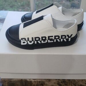 Burberry  sneakers
